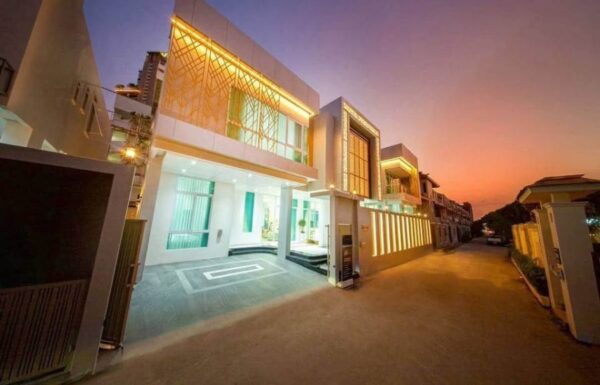 Luxury 7BR Pool Villa