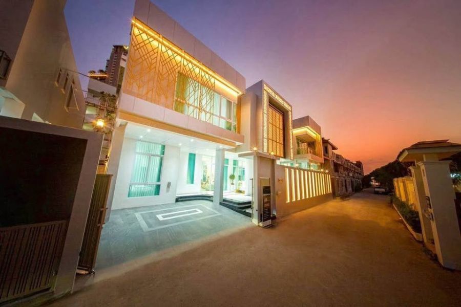 Luxury 7BR Pool Villa