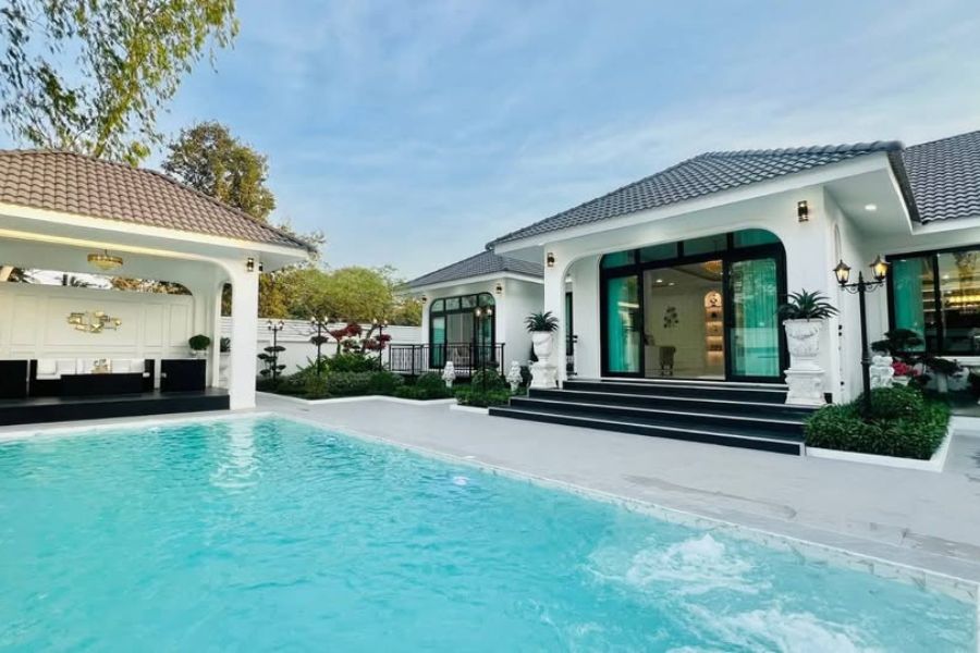 Luxury Pool villa for sale